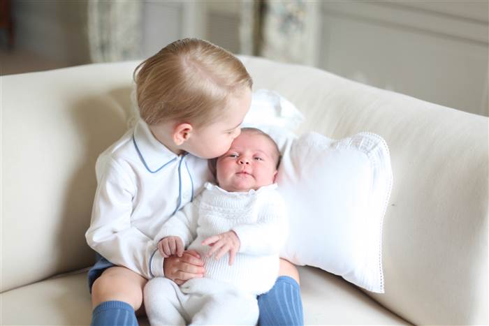 Lihat Foto Lucu Pangeran George & Putri Charlotte