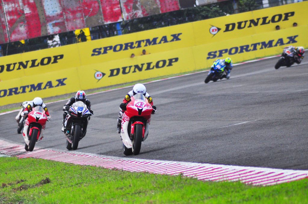 Proses operasi kaki M. Fadli berlangsung lancar dan kondisinya telah membaik. MTVN/A.Harry Budiawan