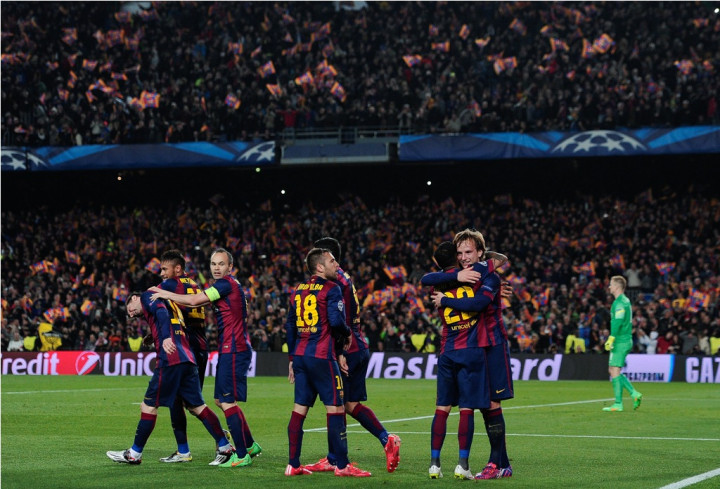 Rakitic Senang Alves Perpanjang Kontrak di Barcelona