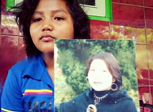 10 Tahun Tanpa Kabar, Anak ini Mendapati Ibunya Meninggal di Hongkong