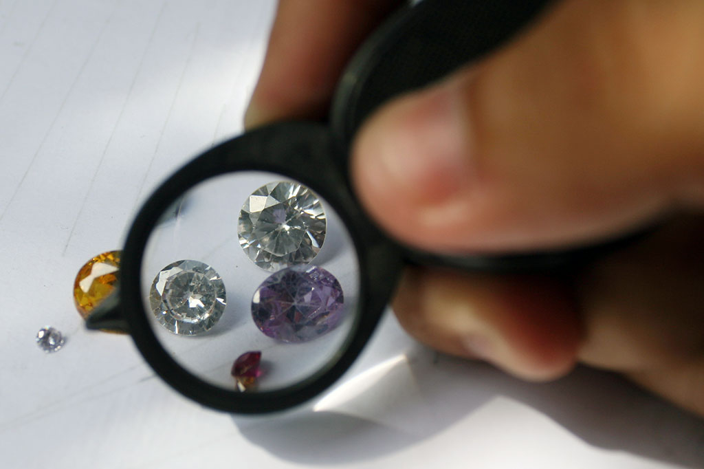 Permata Era Kerajaan Ditemukan di Sungai Porong