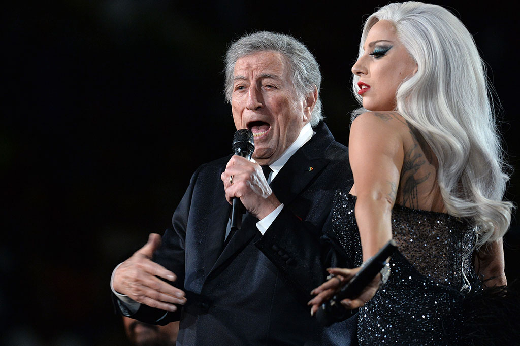 Tony Bennett Sakit, Lady Gaga Batalkan Konser