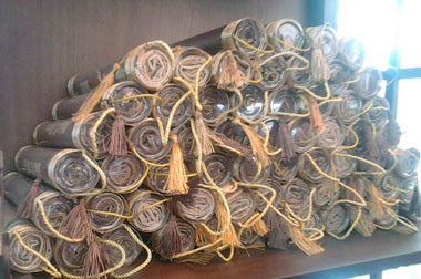 Tamu Gibran-Selvi Mendapat Souvenir Taplak Batik 