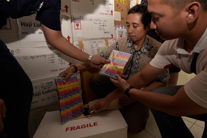 Ada Tulisan 'Haji Lulung' di Kardus Kontak Lensa Palsu 