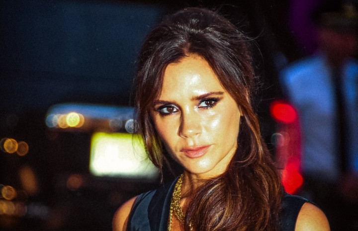Victoria Beckham Lelang Baju Putrinya Rp10,3 Juta