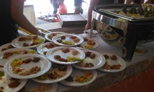 Gibran-Selvi Manjakan Tamu dengan Menu Khas Solo