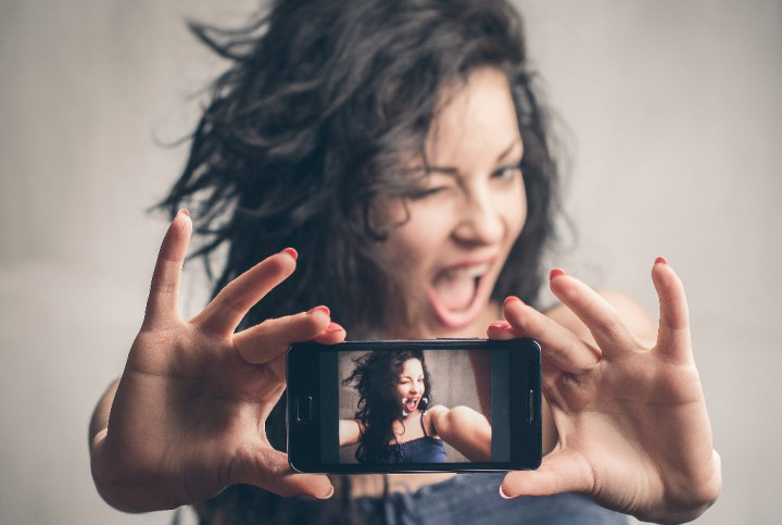 Tips Riasan Wajah untuk <i>Selfie</i>