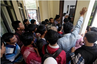 Malas Antre Sidang Tilang Jadi Alasan Warga Gunakan Calo