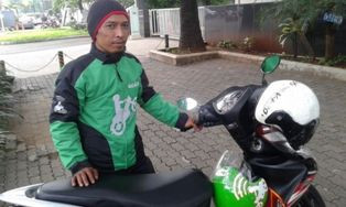 Go-Jek Bikin Ojek Lokal Sepi Pelanggan