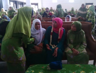 Mensos Minta Perempuan NU Awasi Kasus Penelantaran Anak