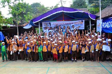 GIIAS Educare Berikan Senyum untuk Murid SD di Pedalaman 