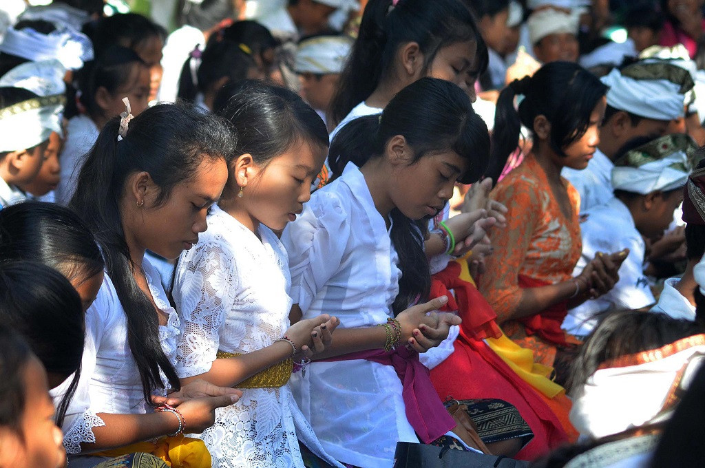 Puluhan siswa SD di Denpasar bersembahyang bersama mendoakan Angeline, Ant/ Fikri Yusuf 
