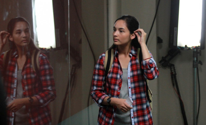 Peran Baru Chelsea Islan: Guru Bahasa Inggris