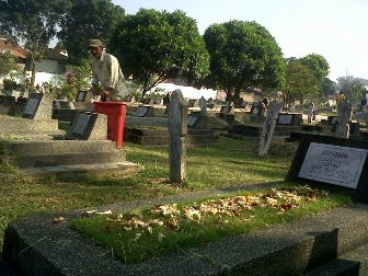 Jelang Ramadan, TPU Sirna Raga Bandung Masih Sepi  