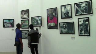 Ada Suku Asmat Di Balai Soedjatmoko Solo