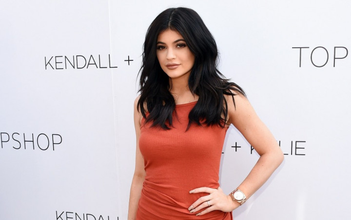 Kylie Jenner Bantah Rekaman Album