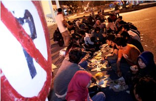 Ahok Sarankan Sahur <i>on The Road</i> Dilarang