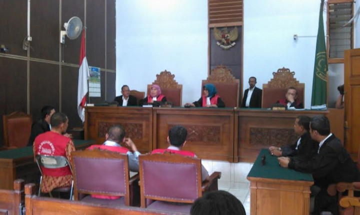 Hakim Umroh, Sidang Tuntutan Admin @TrioMacan2000 Ditunda