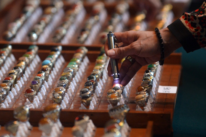 Omzet Perajin Batu Akik Meningkat