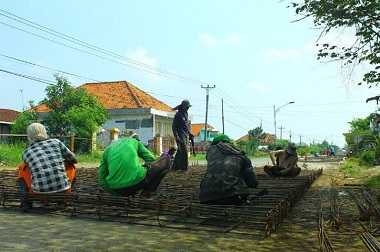 Ramadan Hari ke-2, Jalur Alternatif Mudik di Brebes masih Diperbaiki
