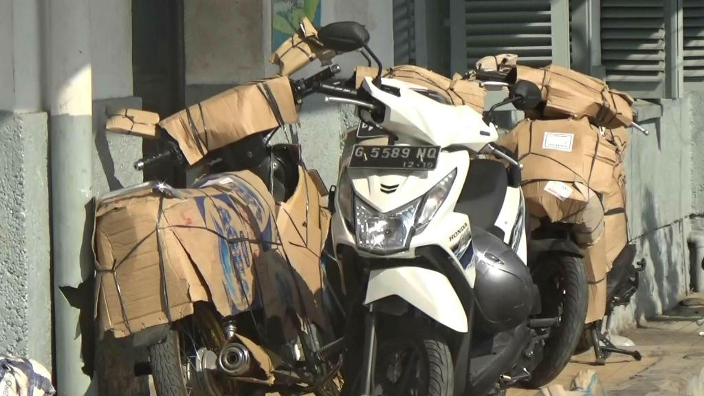 Foto: Sejumlah motor yang akan dipaketkan di Kota Tegal, Jawa Tengah/MTVN_Bambang Mujiono