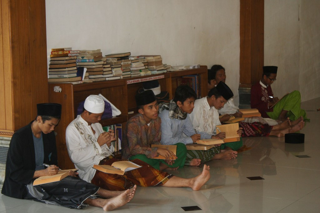 Sebelum Khatam Kitab Kuning Pesantren Ini Melarang Santri Pulang