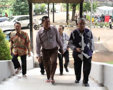 Penuhi Undangan Menpora, Djohar Mengaku Buta Materi