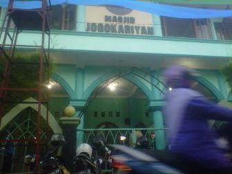 Salat Tarawih A la Makah di Masjid Jogokariyan Yogyakarta