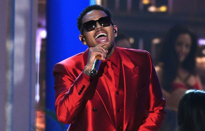 Chris Brown Belajar Menjadi Ayah yang Baik