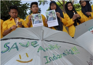 Polisi Periksa Sampel Darah Dua Kakak Angkat Angeline