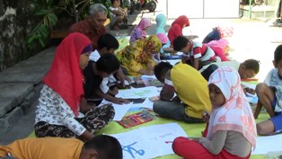 Warga Solo Lomba Kaligrafi Isi Ramadan