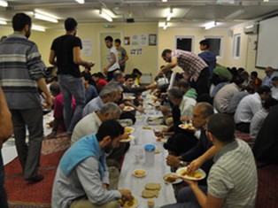 Muslim di AS <i>Iftar</i> Bersama Kenang Korban Penembakan Charleston