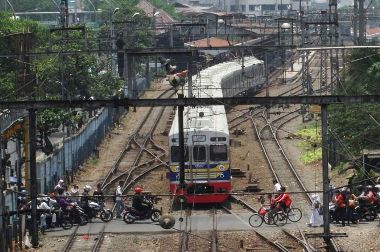 Ada 121 Perlintasan Kereta di Cikampek-Prupuk Tak Berpalang Pintu