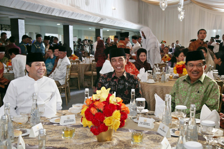 Jokowi dan Elite KMP Bukber di Kediaman Irman