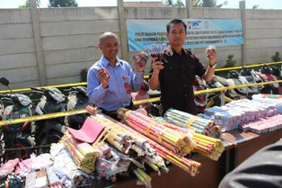 Ribuan Petasan di Sumedang Disita