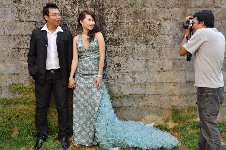 <i>Prewedding</i> Peluk-pelukan Dilarang 