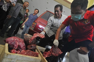 Puluhan Kg Daging Busuk Ditemukan di Pasar Nusukan Solo