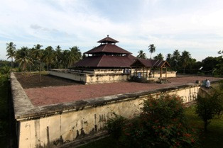  Masjid Tuha Indrapuri, Bangunan Berusia 4 Abad Bekas Pura Hindu