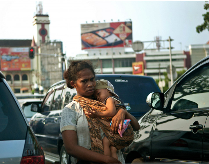 Pengemis Masjid Sunda Kelapa Incar Kantong Pejabat