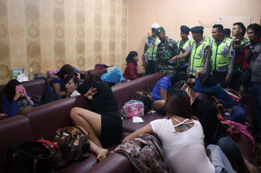 8 Terapis Panti Pijat Dicokok Saat Razia Ramadan 