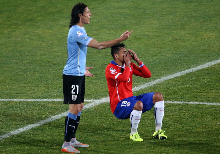 Aktingnya Ketahuan, Gonzalo Jara Dihukum Tiga Laga