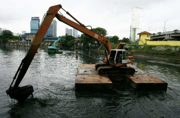 Mengapa Pindad Membuat Ekskavator?