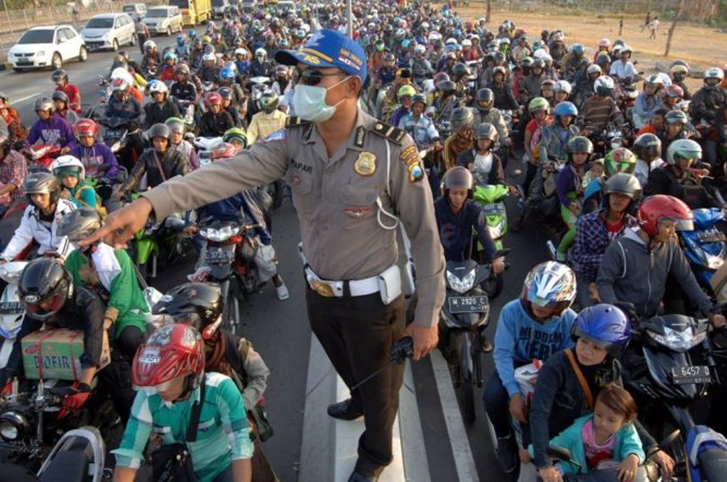 Ilustrasi pemudik sepeda motor. (Foto: Antara/Risyal Hidayat)