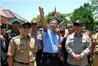120 Ribu Masker Dikirim Antisipasi Debu Gunung Raung