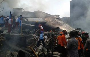 Ada Ibu Hamil dan 3 Anaknya di Pesawat Hercules 