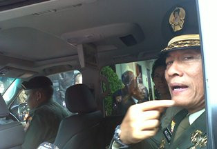 Ditanya Tentang Hercules, Panglima Bungkam