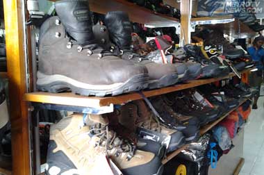 Sepatu Outdoor, Pilihan Lain Perlengkapan Bikers 