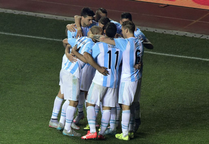 Pesta Gol ke Gawang Paraguay, Argentina Lolos ke Final