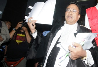 Hotman: Darah Angeline Mengalir di Tangan Agus 