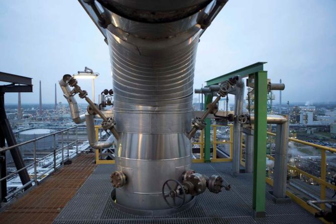 Perundingan Nuklir Diperpanjang, Harga Minyak Melesat